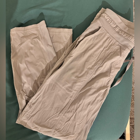 Lululemon dance studio cropped pants - Picture 3 of 3